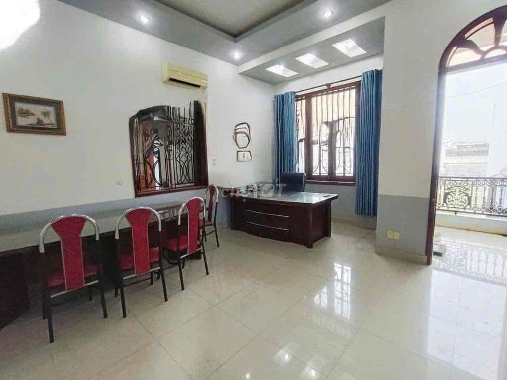 Kẹt Bank Gấp bán ! Nhà 3 tầng hẻm xe hơi Hoàng Diệu 2 - 105m2(5*21m) - Ảnh 2