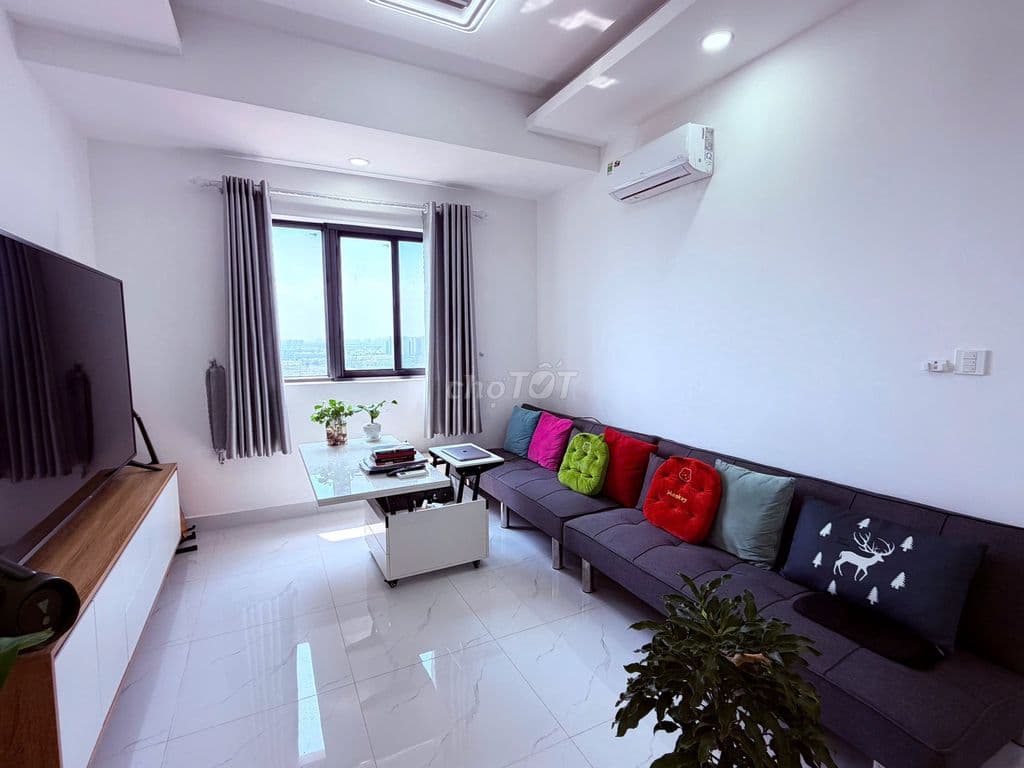 Bán ch 2pn 2wc 77m2 view sông căn góc