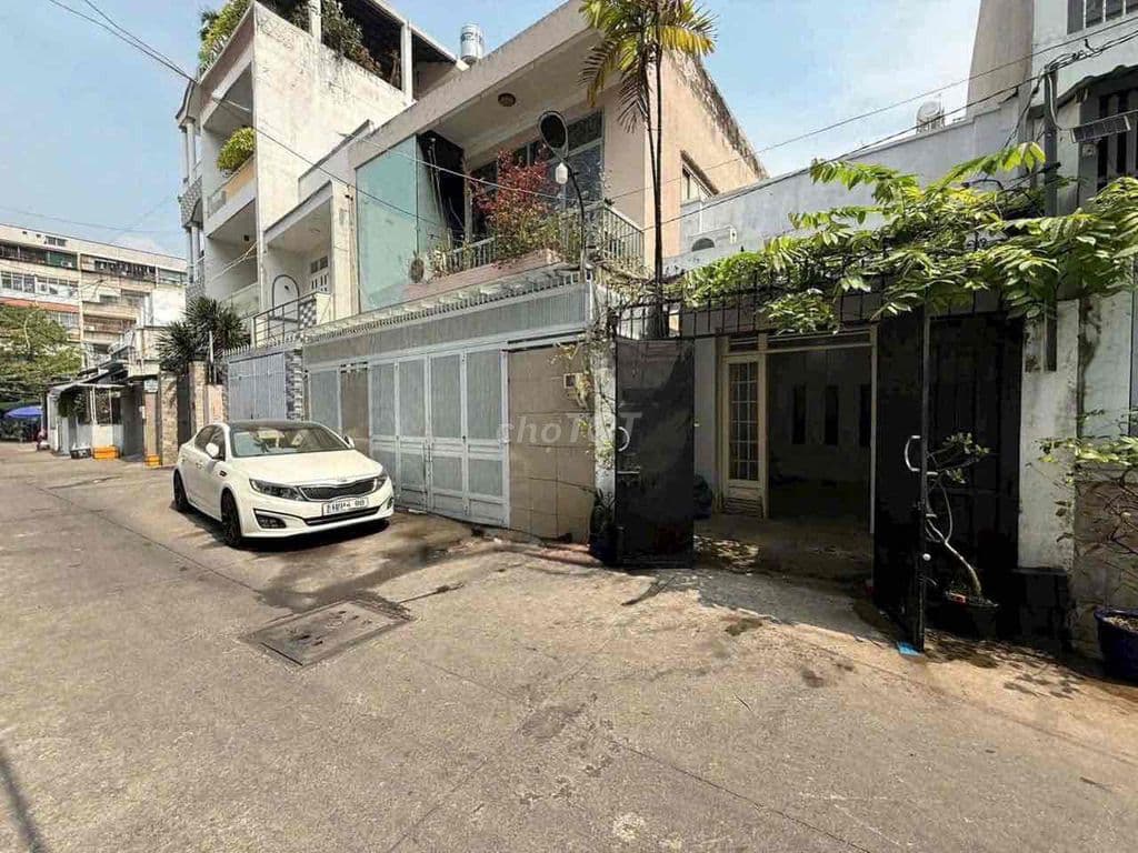 Nhà Ngay Phạm Văn Đồng, 1 Xẹt Nguyễn Xí Đường Ô Tô, Dt Đất 52m2