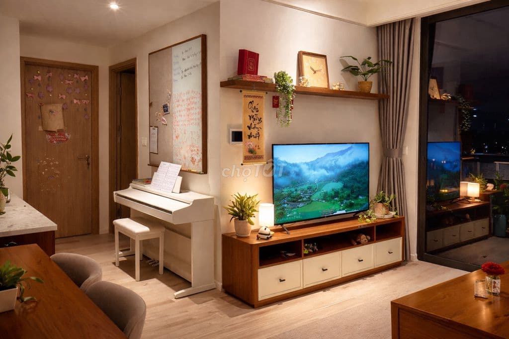 Bán gấp căn hộ 3PN2WC tầng thấp view thoáng, nội thất y hình
