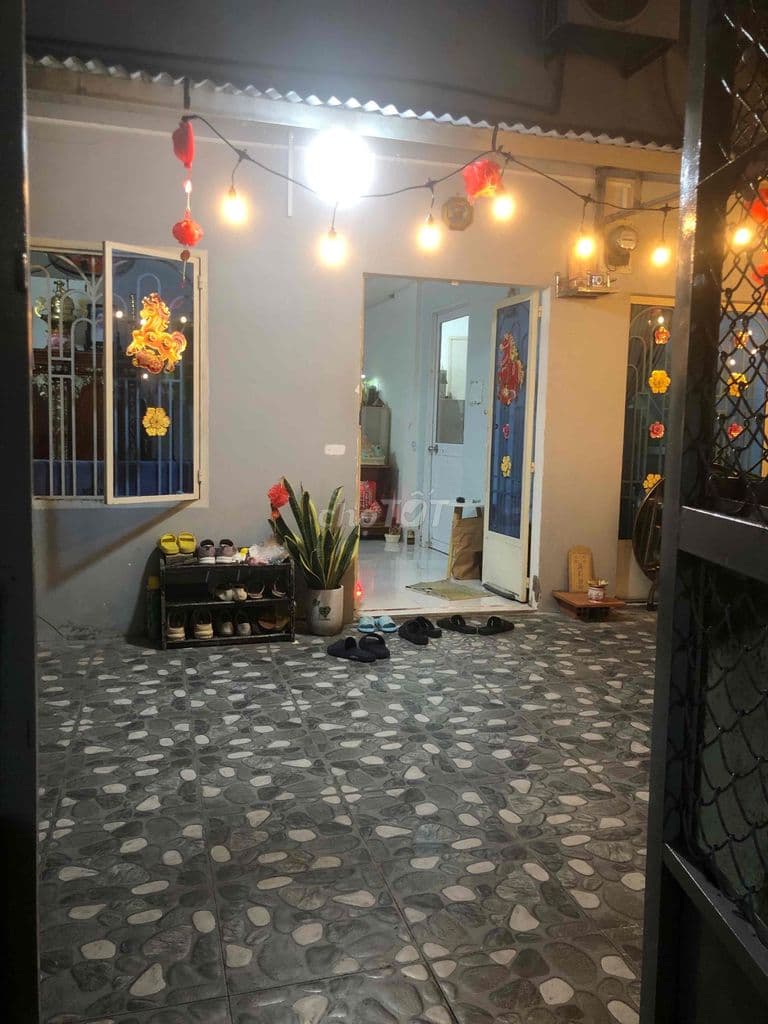 Bán nhà cấp 4, khu vực yên tĩnh, tặng khu vườn nhỏ - kề Parc mall - Ảnh 3