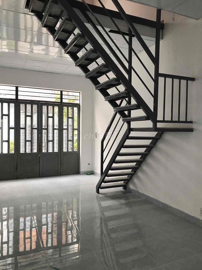 nhà 8x10 một trệt một lầu kế bên khu dân cư Vĩnh lôcj - Ảnh 2