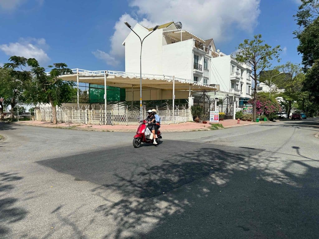 Bán nền góc vip BO 51 (số nhà 39) đường số 7, KDC CONIC