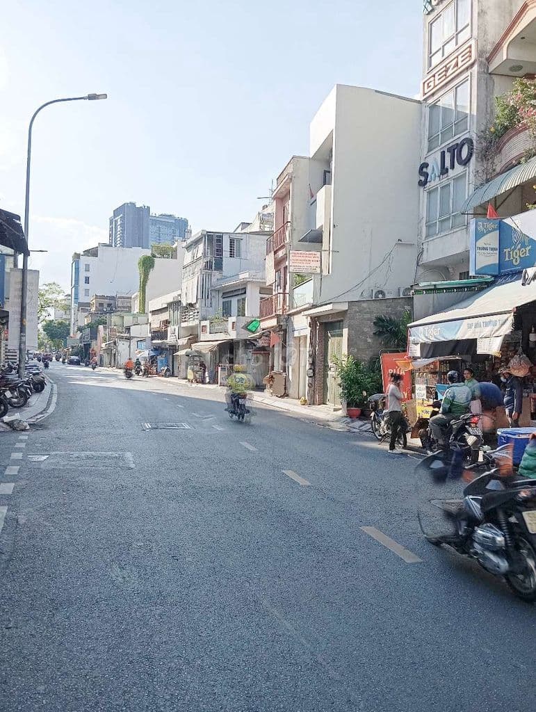 Bán nhà TT Q1 TRẦN ĐÌNH XU , 2 Tầng , chính chủ trang bìa ,gần phố Tây - Ảnh 2
