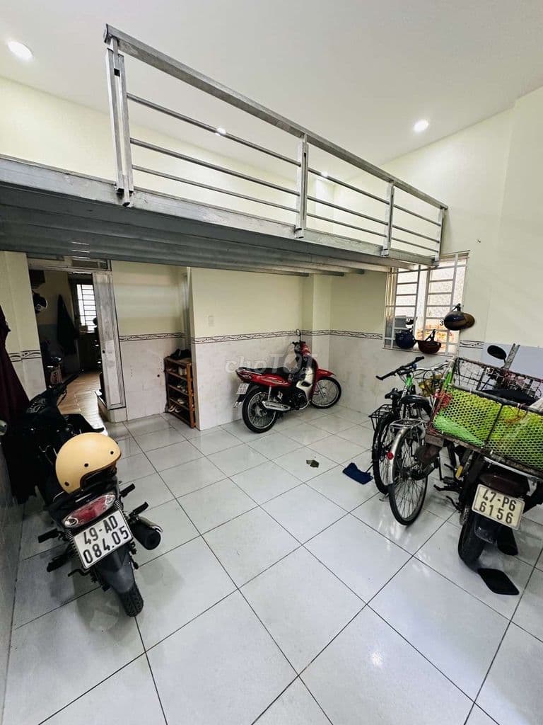 bán căn hộ dịch vụ Tân Phú - Đô Đốc Chấn - 3 tầng - 6 phòng