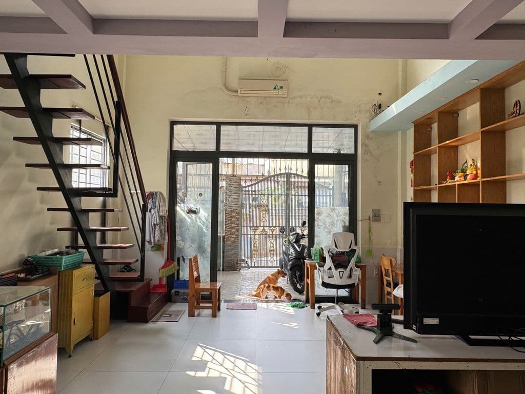 Nhà đẹp 5x10 vị trí 2 mặt hẻm ô tô ngay gần Đường 3 Phước Bình 5,86 tỷ