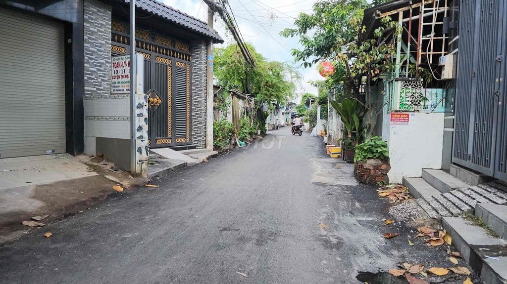 Bán nhà mặt tiền đường nhánh Nguyễn Văn Quá 4,1m x 23m. nhỉnh 5 Tỷ