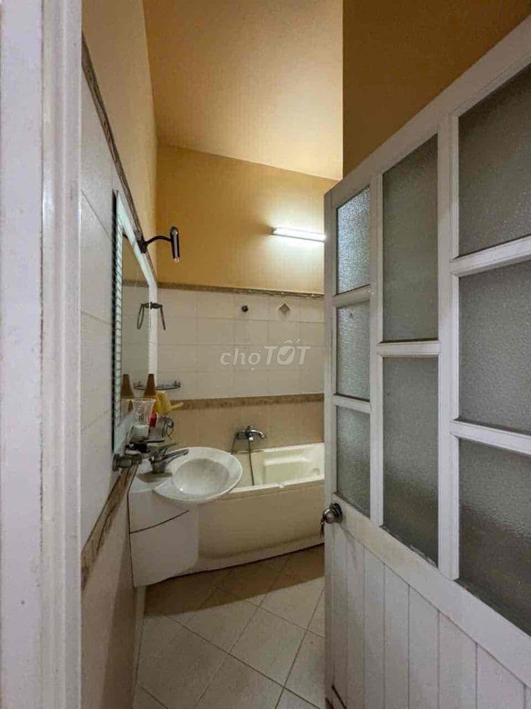 BÁN NHÀ ĐẤT CHÍNH CHỦ,ĐƯỜNG NHỰA OTO TẢI TRÁNH NHAU,Kv NHIỀU TIỆN ÍCH. - Ảnh 3
