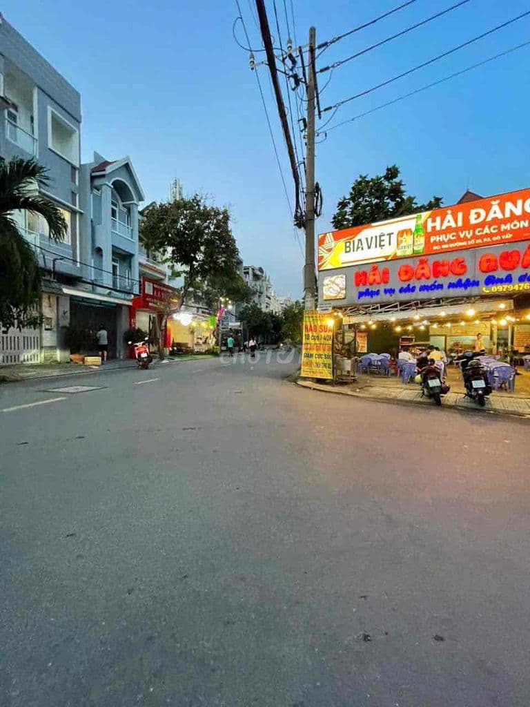 Nhà mặt tiền đường số 30, căn góc dt 12x14, đường 20m thông ra Sông