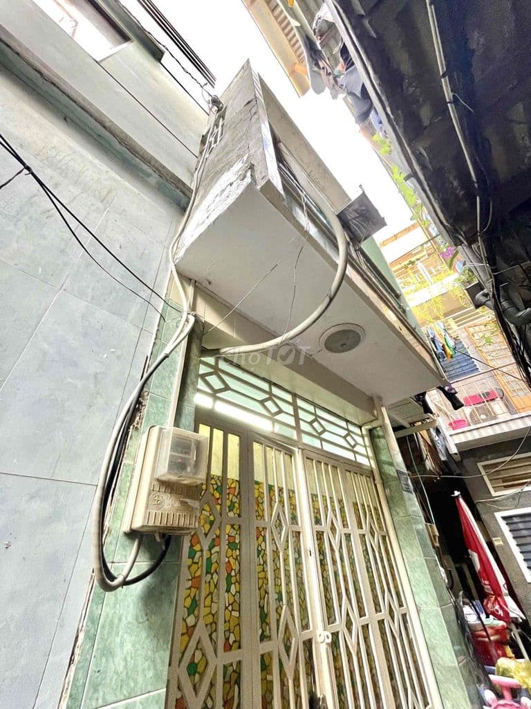 Bán nhà Quận 1 hẻm nhỏ Đề Thám – 2 Tầng 3PN 3WC – Giá Chốt 3,7 Tỷ