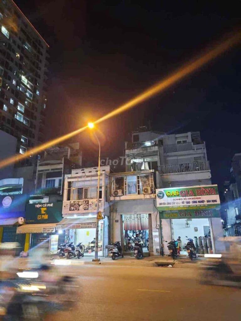 MẶT TIỀN LẠC LONG QUẬN ĐOẠN GẦN BÌNH THỚI HOÀ BÌNH CHỦ GẤP BÁN