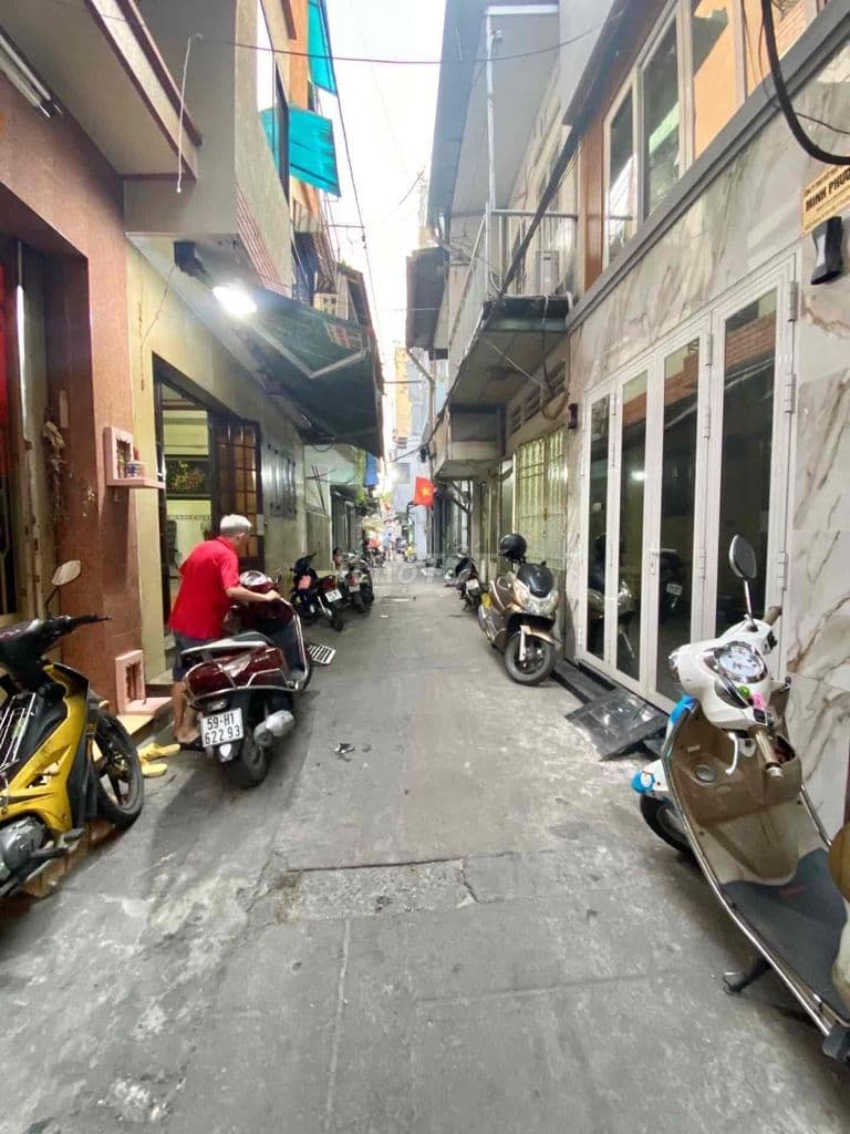BÁN NHÀ VÕ VĂN KIỆT - 27M - 3 TẦNG - GIÁ 6Đ