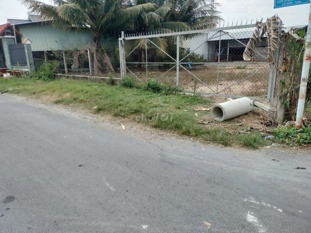 Bán nhanh lô đất 2 mặt tiền đường nhựa, có thổ