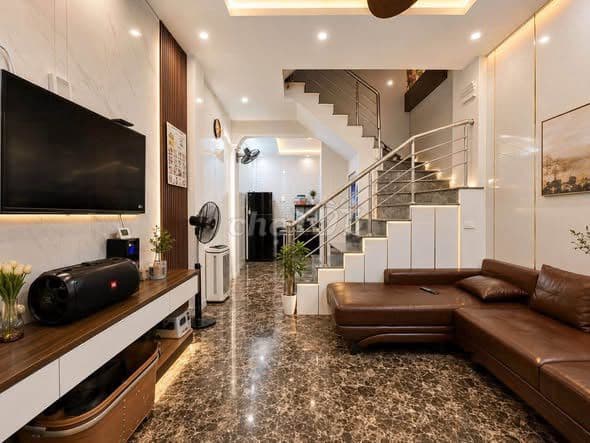 bán nhà 30m2 Võng Thị Tây Hồ đẹp - Ảnh 2