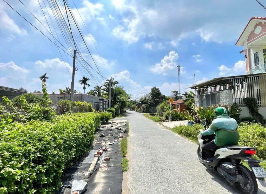 Hàng xóm Vin Hóc Môn lô đất 100m² Đ.Lê Thị Sắc - TPT giá 1,4 Tỷ. SHR - Ảnh 2