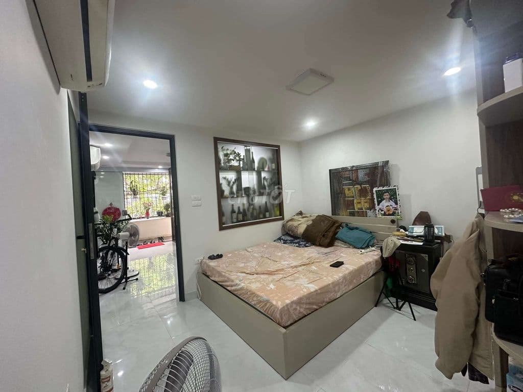 SỐC! 4 tỷ Tập thể Thành Công sổ đỏ to 80m T2 2PN chốt hs K2 đền bù 70m - Ảnh 2