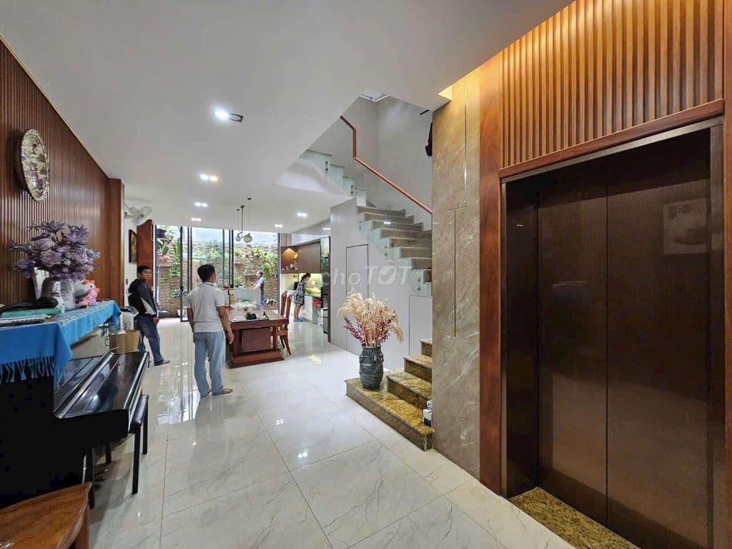 Bán nhà MT ca văn thỉnh p14, tb dt : 5x28m trệt 4 lầu ST, thang máy - Ảnh 2