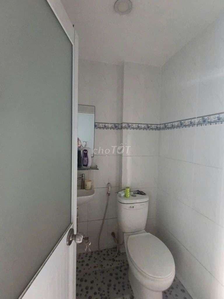 NHÀ 2 TẦNG CHIẾN LƯỢC 33M².GẦN KHU TÊN LỬA 2PN.2WC HẼM XE HƠI . - Ảnh 3