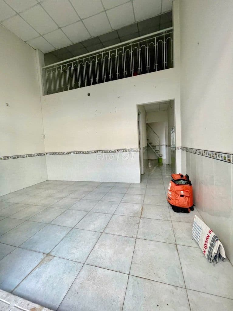 Nhà Trung Tâm Q4 68m2 Ngang Lớn Sát MT Giá Hơn 6 Tỷ - Ảnh 2