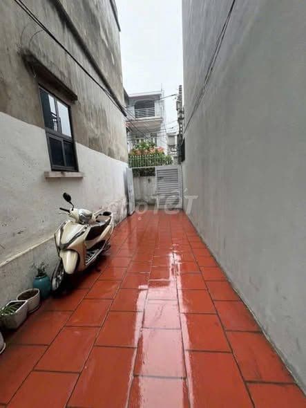 bán nhà Bát Khối Long Biên 30m2 5 tầng 3 ngủ