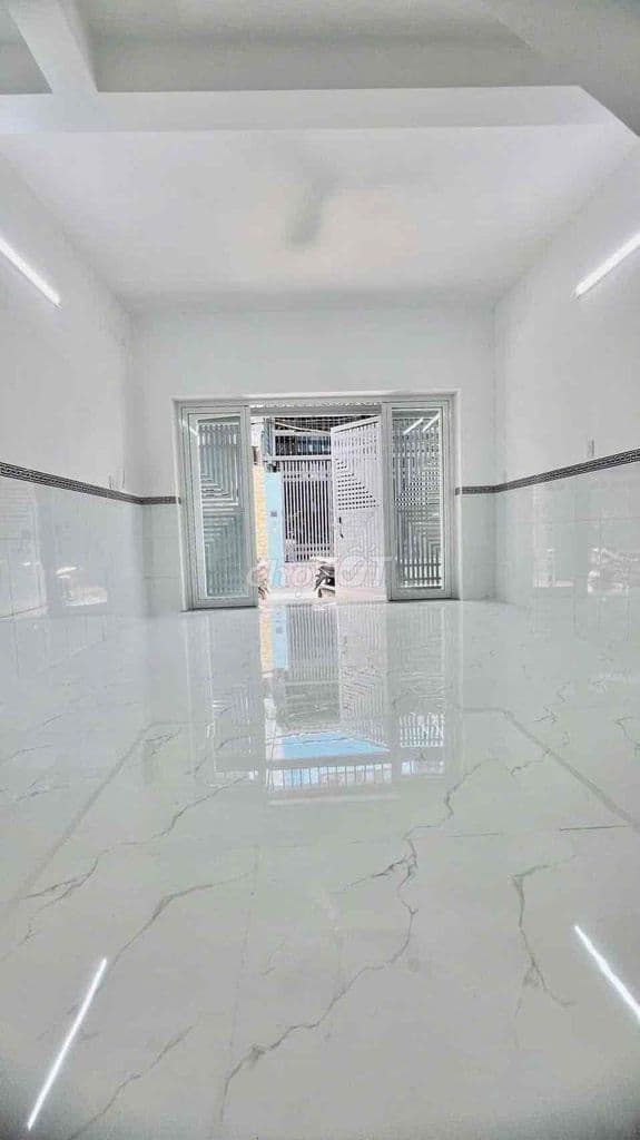 Nhà SHR 3 phòng ngủ hẻm xe hơi ngay bệnh viện Nhà Bè - Ảnh 2