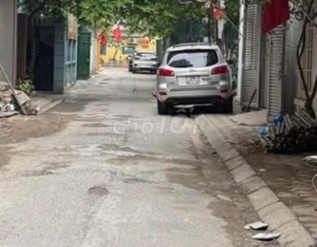 Nhà phân lô Hoàng Quốc Việt, 49m2, 5 tầng, ô tô tránh