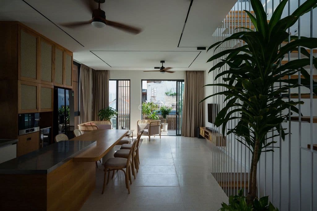 Góc 2MT Bùi Văn Thêm | 5.5m x 14m | 5 Tầng + Thang Máy | Để 2xe ô tô