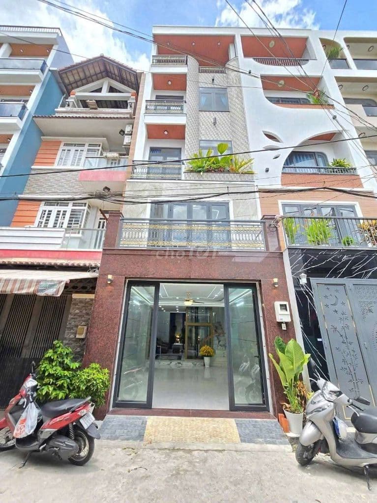 Nhà Full Nội Thất+Thang máy 450kg đường Hương Lộ 2: 4.5mx14m đổ 5 tấm