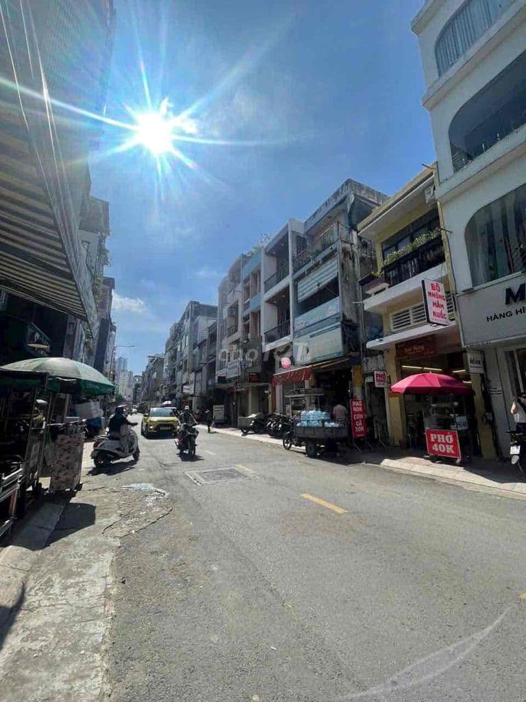 BÁN GẤP NHÀ MẶT TIỀN 4 TẦNG 31M2 ĐƯỜNG BÀN CỜ - Ảnh 2