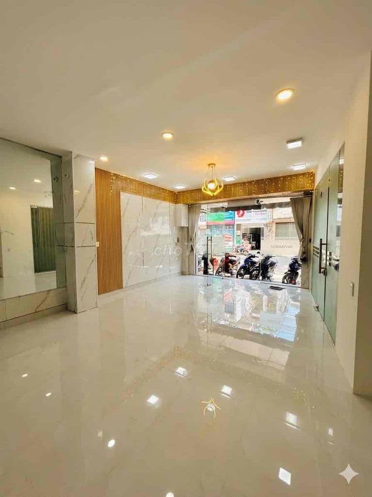 MẶT TIỀN KINH DOANH ĐỈNH - ĐƯỜNG 30 MÉT 2 MẶT TIỀN NGANG HIẾM 5,3M . - Ảnh 2