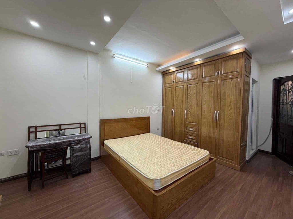 MẶT PHỐ TRẦN QUỐC HOÀN, CẦU GIẤY 45m , 31tỷ , KD , LÔ GÓC , VỈA HÈ