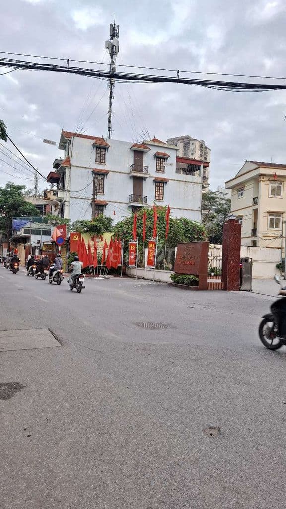 DO THAY ĐỔI NHU CẦU CHỊ GÁI CẦN BÁN GẤP 30M - 2 NGỦ HƠN 5 TỶ N BÁN - Ảnh 2