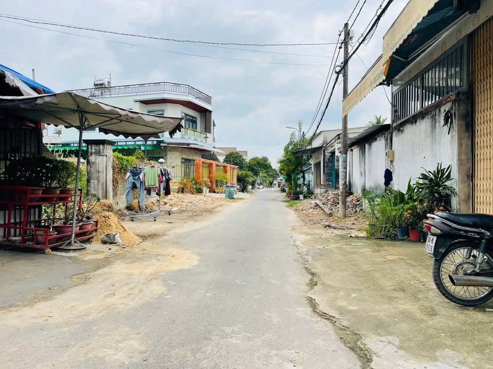 Bán gấp lô đất ngay Tân Phú Trung, 100m2 thổ cư, SHR, đường nhựa. - Ảnh 2