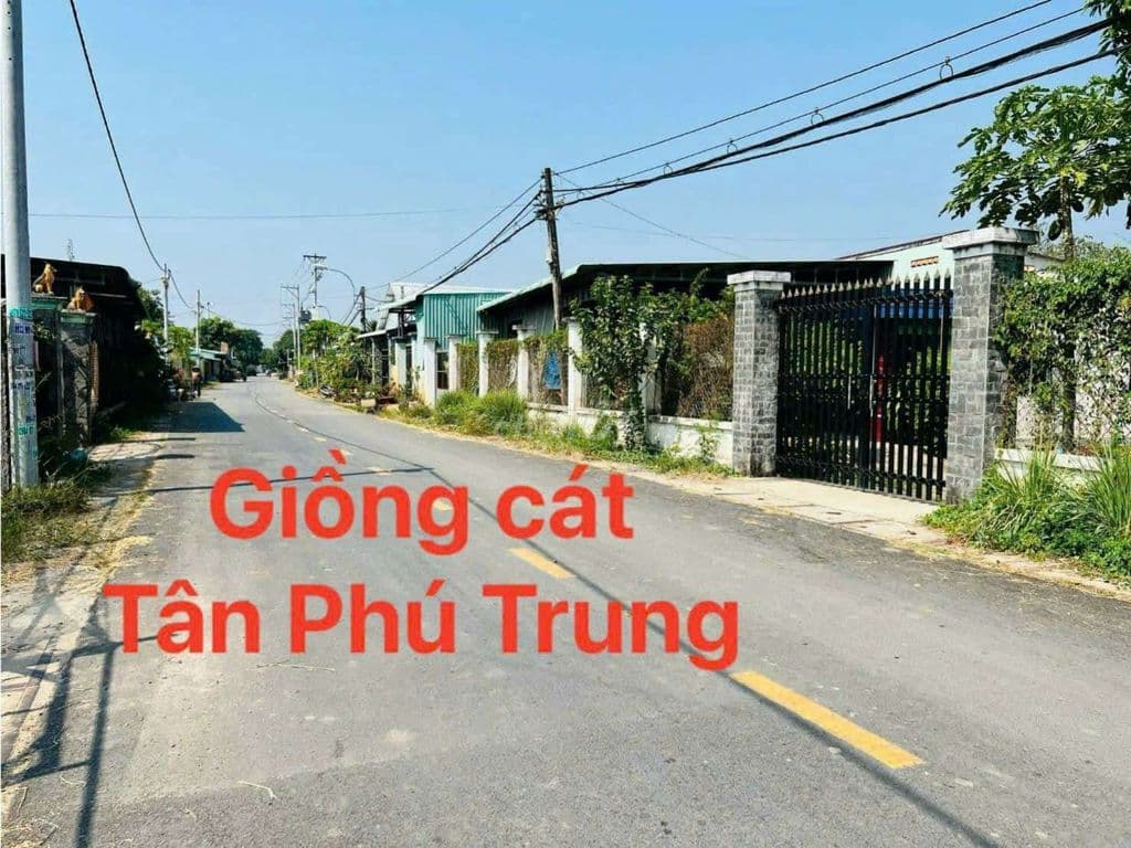 BÁN LÔ ĐẤT MẶT TIỀN NHỰA.NGAY VINHOMES HÓC MÔN