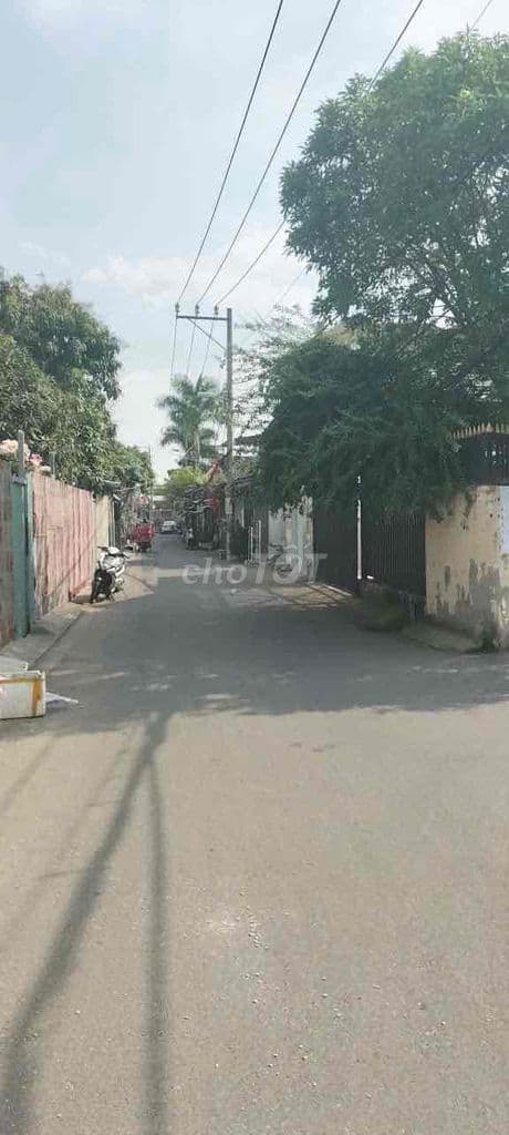 lô góc 2 mt hẻm vị trí đẹp chính chủ bán