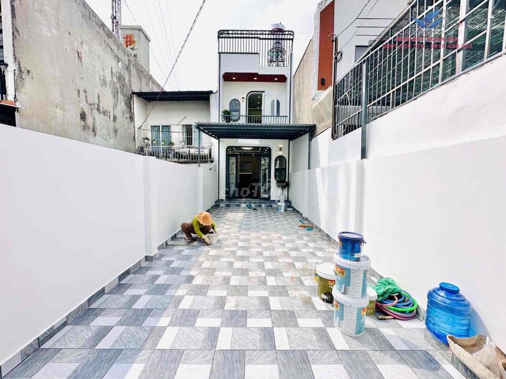 Nhà 4m x 19m 2 tầng mặt tiền đường bờ kênh Thạnh Xuân 24