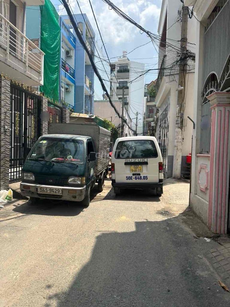 NHÀ CHÍNH CHỦ Ở CÒN RẤT MỚI, HẺM XE TẢI, BÙI QUANG LÀ, 4 TẦNG, 6.x Tỷ