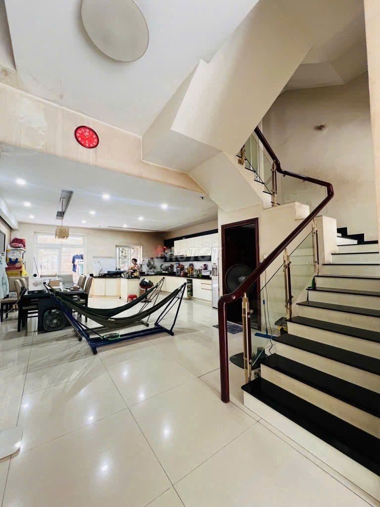 BÁN NHÀ 126M2, 3LẦU, 4PN MẶT TIỀN- P.BÌNH TRỊ ĐÔNG B, Q.BÌNH TÂN, HCM