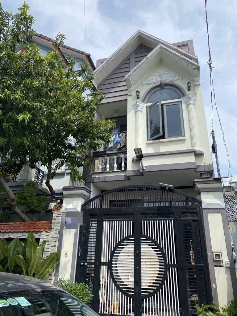 BÁN ĐẤT TẶNG NHÀ 2 TẦNG VỊ TRÍ ĐẸP TIỆN ÍCH NGẬP TRÀN HẺM LỚN