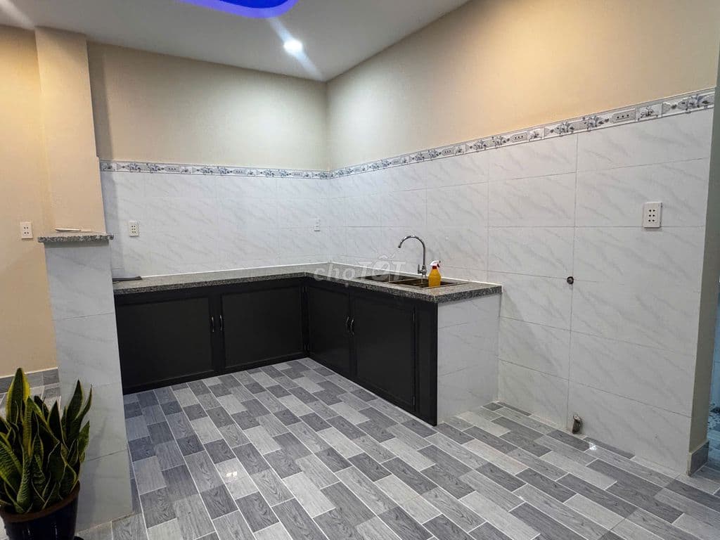 NHà đẹp gần chợ Thủ Đức hẻm cao không ngập nước giá tốt - Ảnh 3