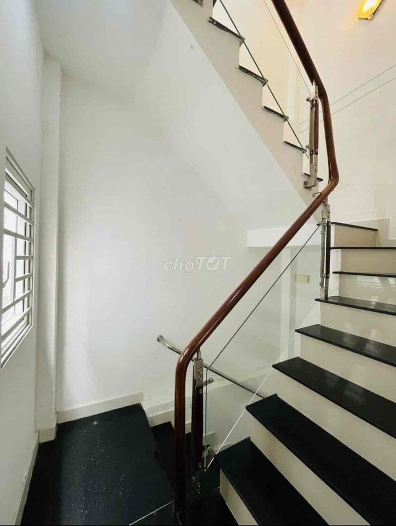 Bán gấp Mặt Tiền đường Nguyễn Biểu Q 5, ngang 4,4x20m 6 tầng - Ảnh 2