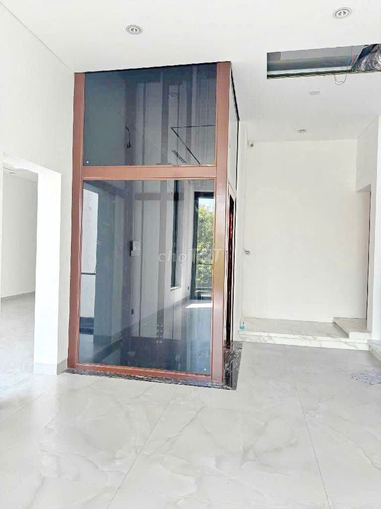 Biệt thự 12x20m, 3 tầng, sân vườn mặt tiền đường số Tân Quy Q7 - Ảnh 3