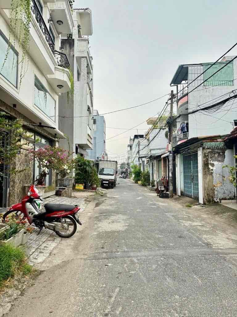 BÁN GẤP . ĐƯỜNG 7M PHẠM VĂN BẠCH P15. TB. 4 TẦNG. 5*17M. NHỈNH 10T