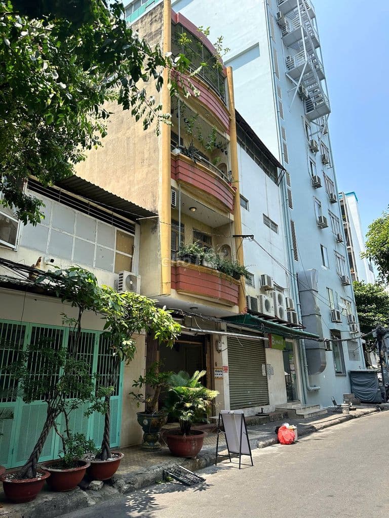 Nhà MT 60m2 5PN , 4 tầng , khu Kinh Doanh Đa Ngành Nghề , sát LVS