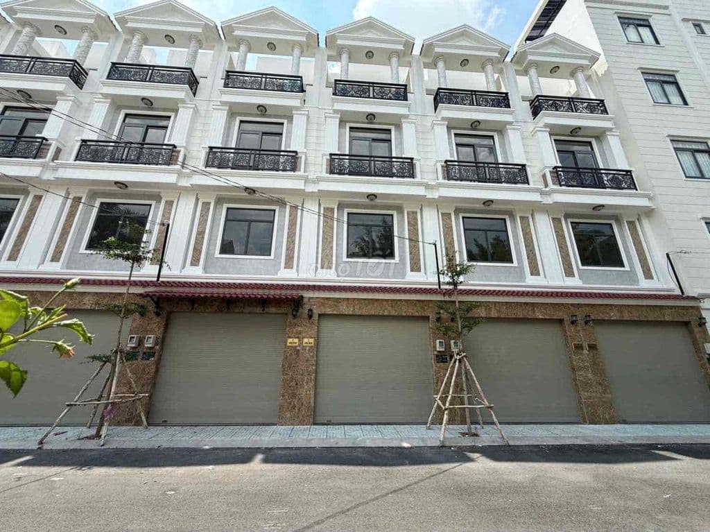 NHÀ PHỐ xây mới SÁT MẶT TIỀN TRỤC QL13, ven sông Sài Gòn SHR - Ảnh 2