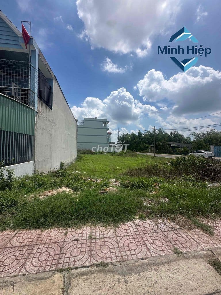 Bán gấp 100m2 full thổ thị trấn củ chi giá còn thương lượng