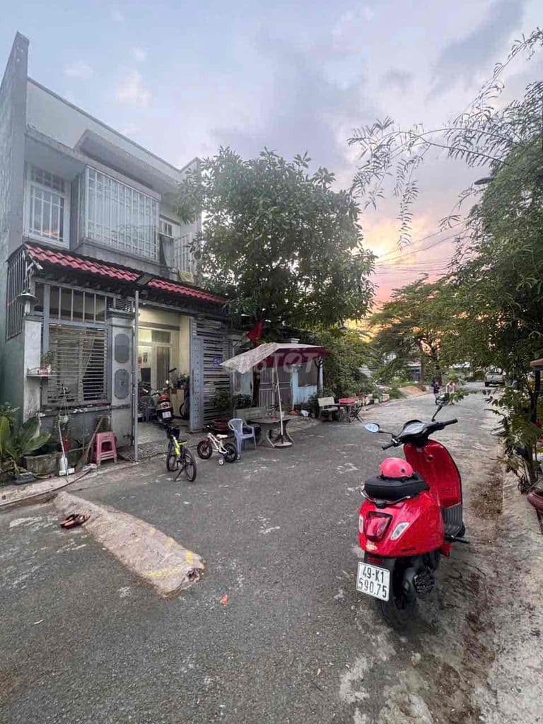 HXH TRÁNH NHAU- CẶP NHÀ NGANG KHỦNG 10M - TRẦN VĂN MƯỜI HÓC MÔN