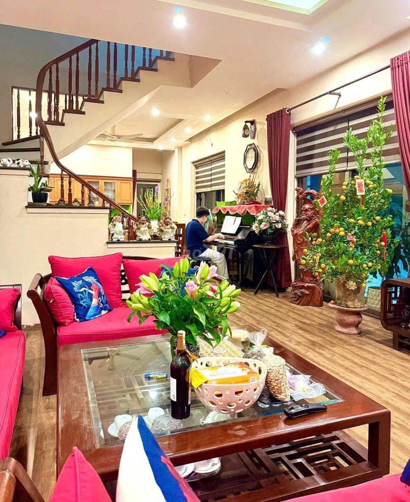 BÁN NHÀ MẶT PHỐ NGHI TÀM