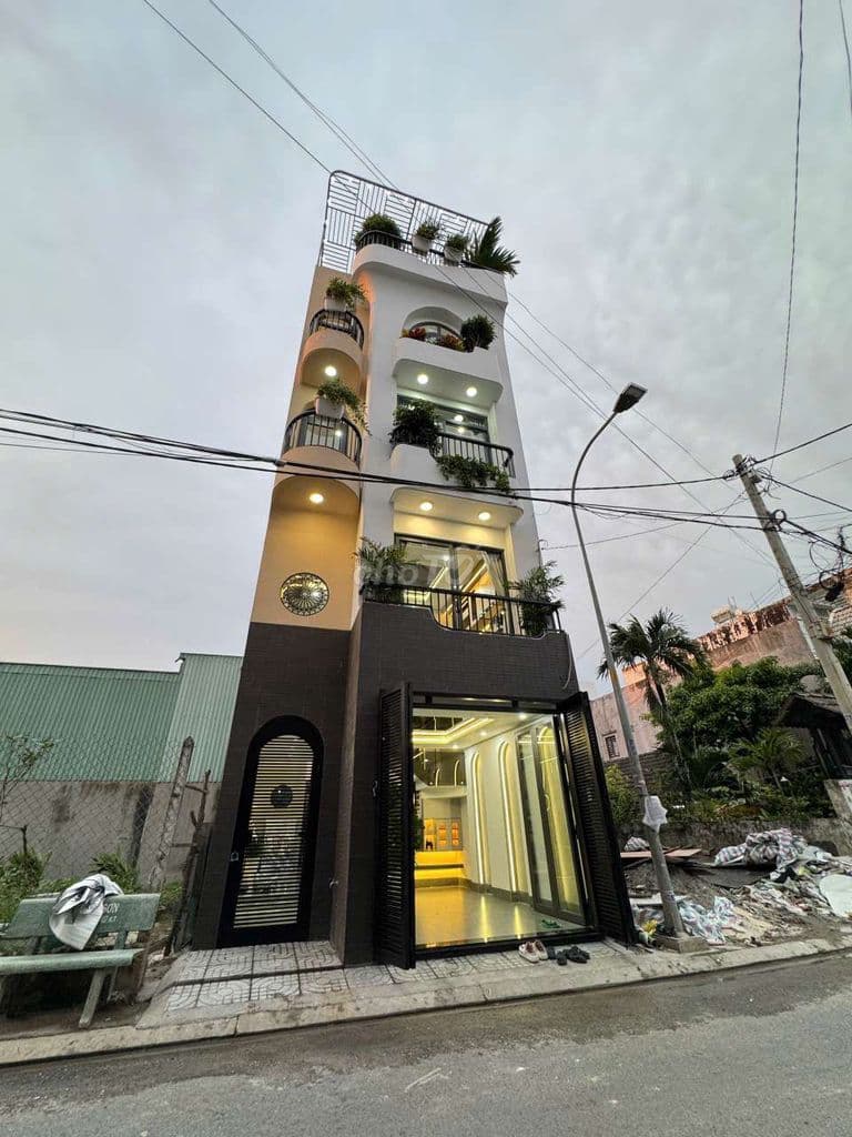 Nhà phố mặt tiền thạnh Lộc 37. 5*10 . Giá 6tỷ9