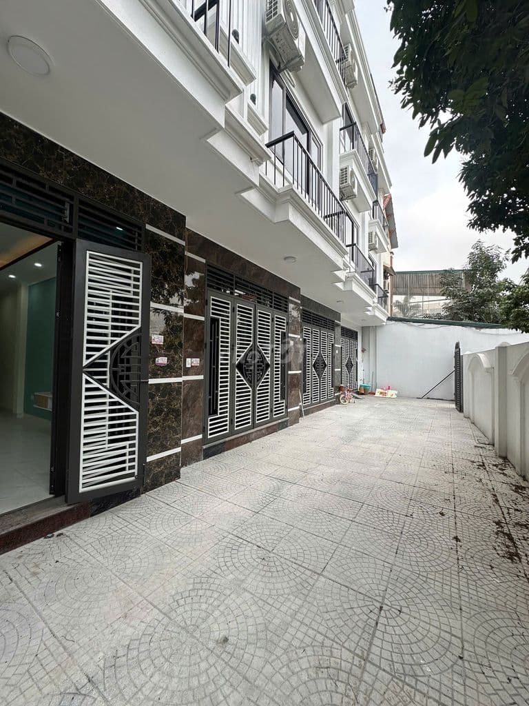 CAm kết căn này rẻ nhất khu vực, Nhà 4 tầng, xây mới chỉ hơn 3 tỷ chút